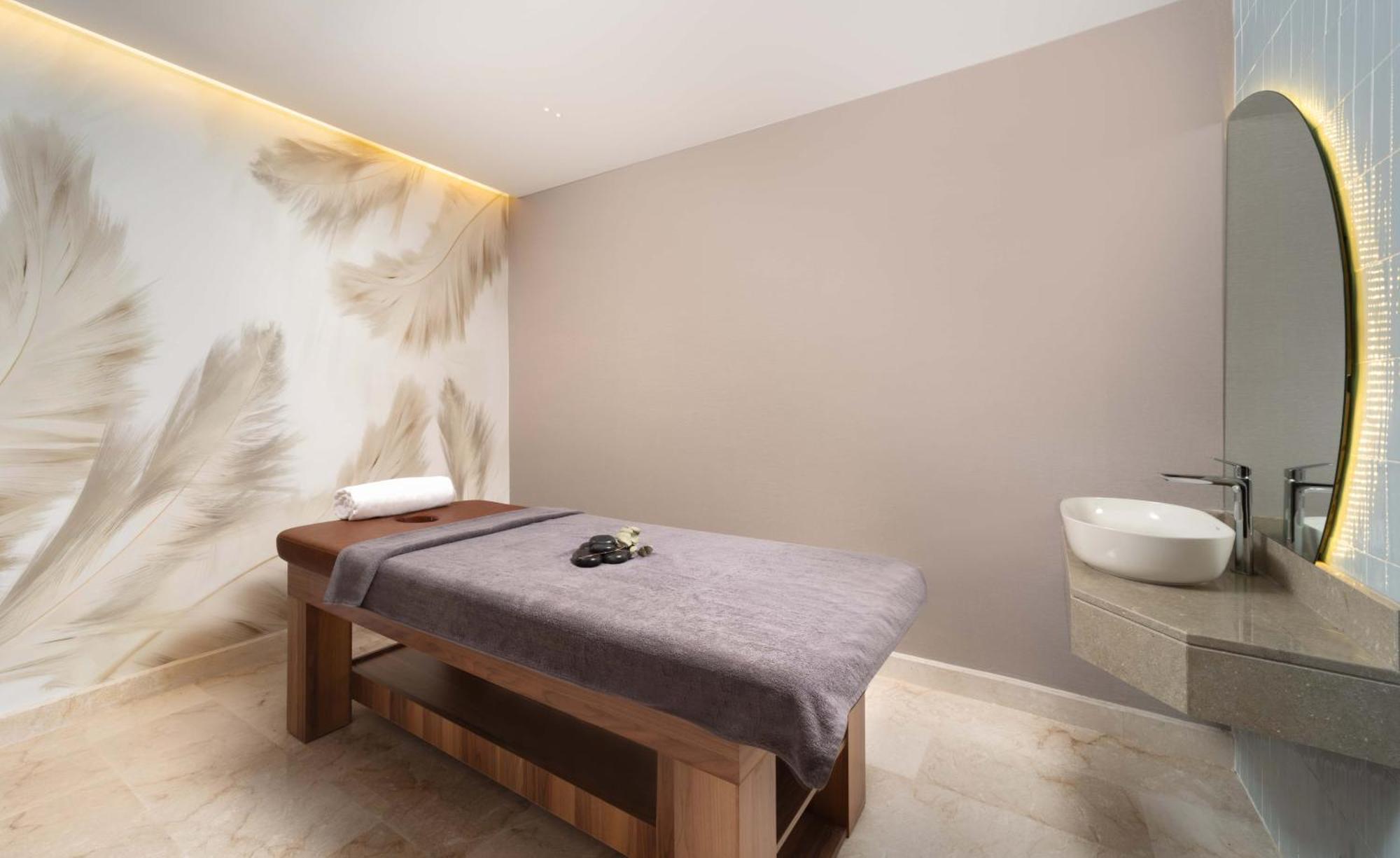 Bentley Hotel Old City-Special Class Istanbul Exterior photo A massage bed